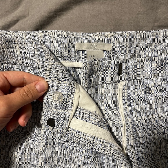 H&M dress pants in blue and white. Size 4. Very comfortable, like new. - Picture 3 of 3